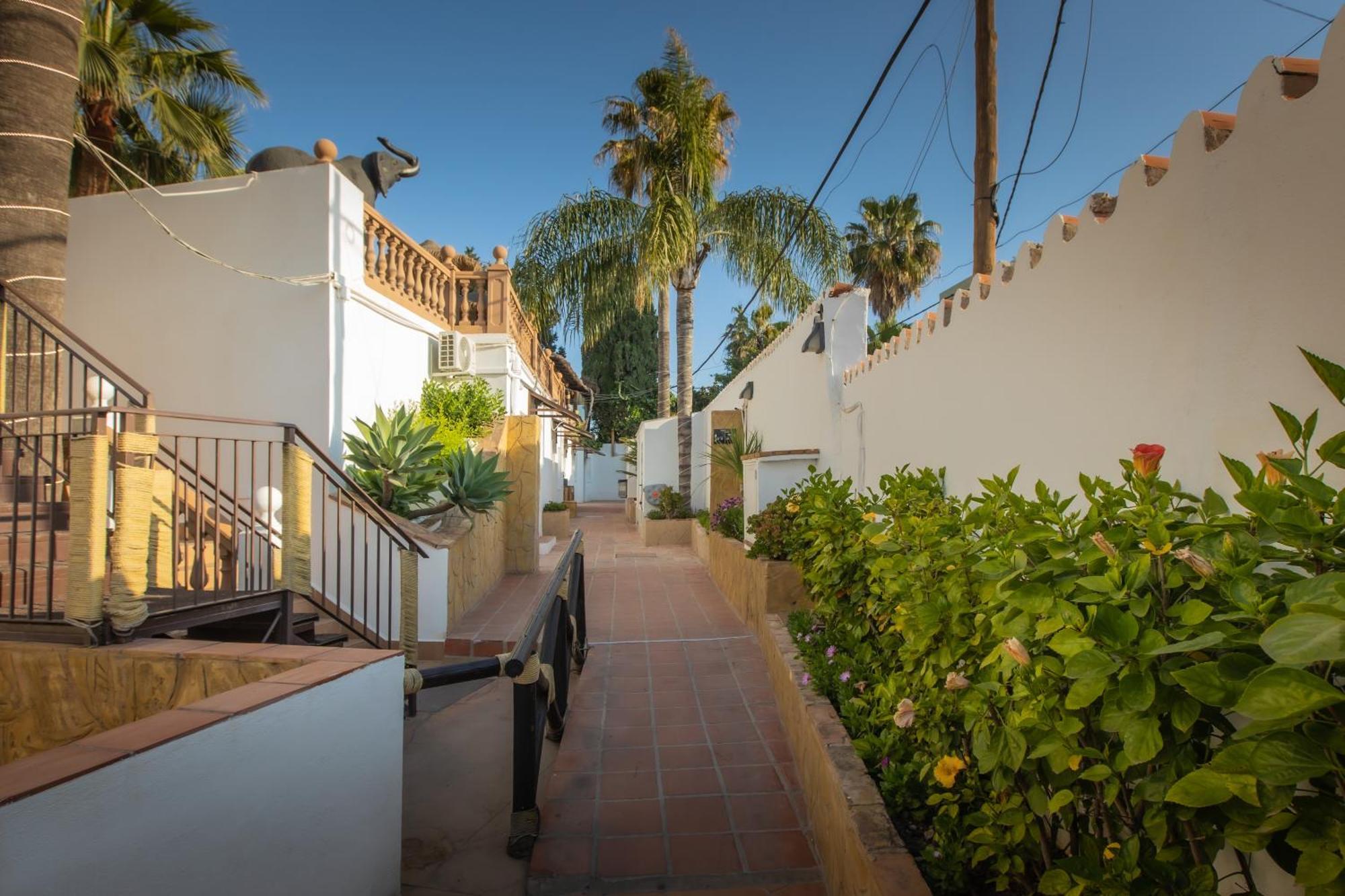 Hotel Zen Airport Torremolinos Exterior photo